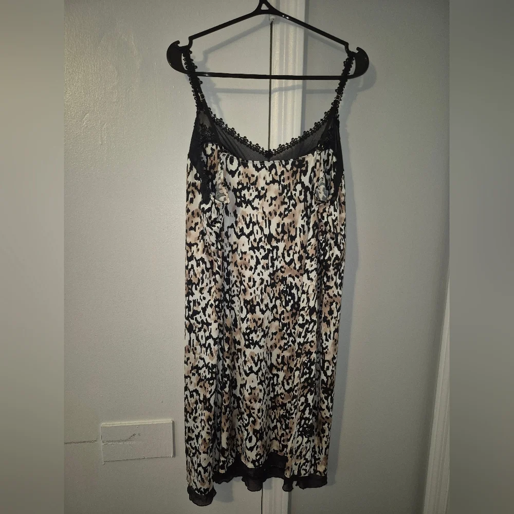 Soma Size Large Animal Print Nightgown with Lace
